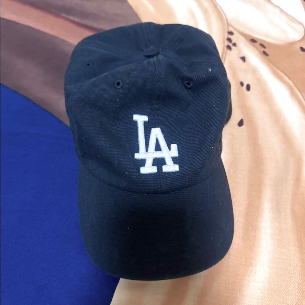 Black Baseball Cap LA